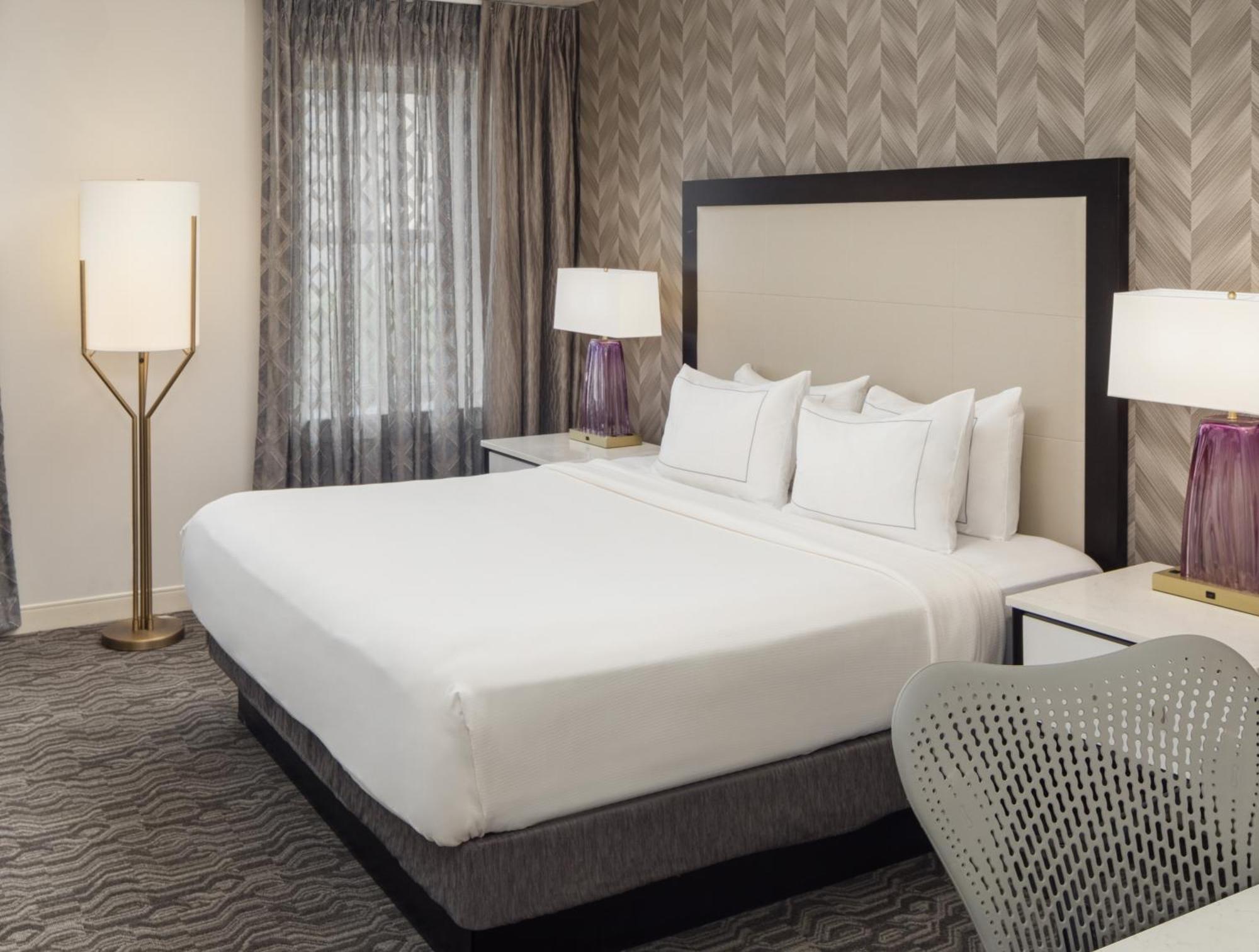Doubletree Suites By Hilton Hotel Detroit Downtown - Fort Shelby Экстерьер фото