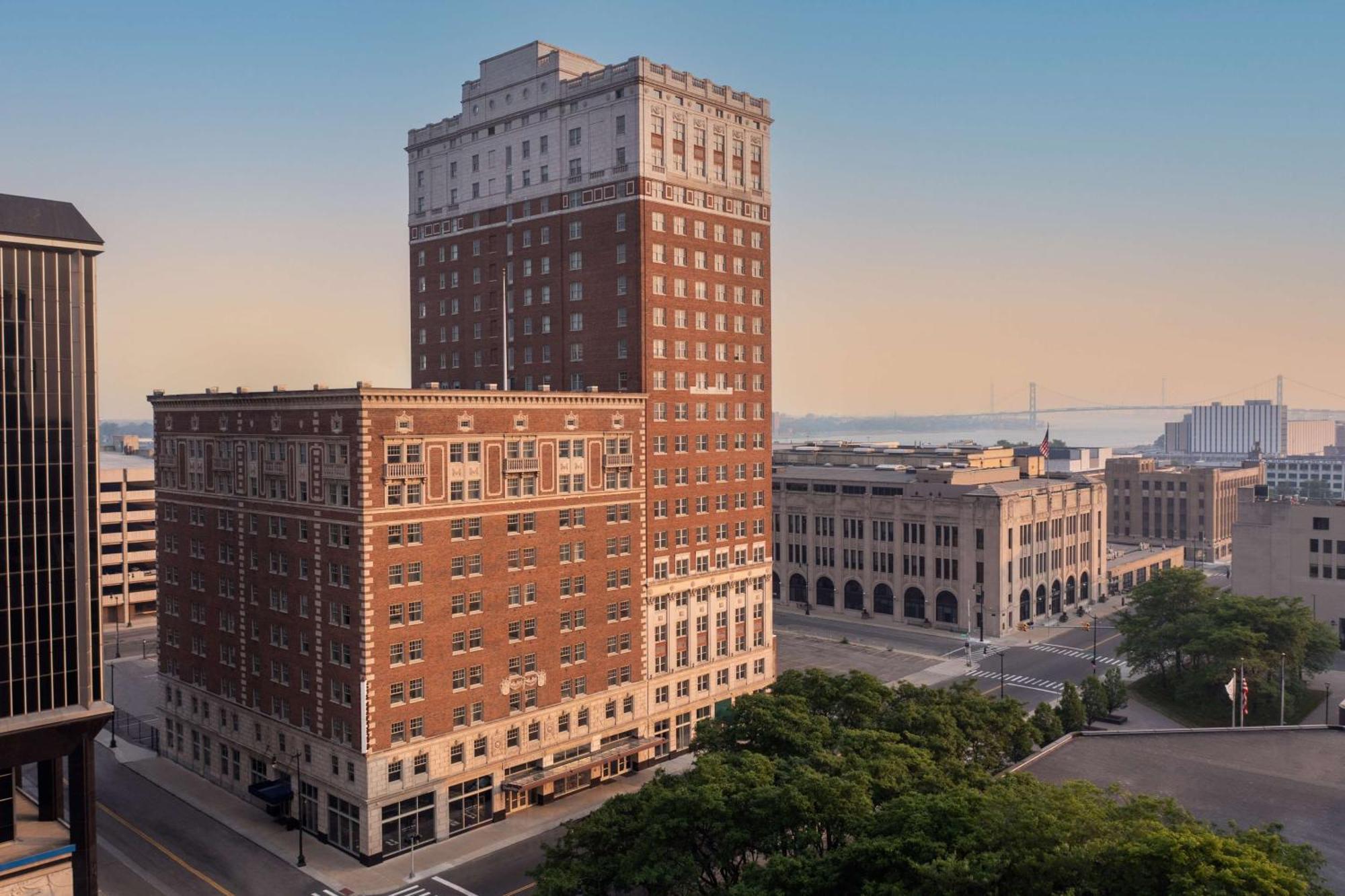 Doubletree Suites By Hilton Hotel Detroit Downtown - Fort Shelby Экстерьер фото